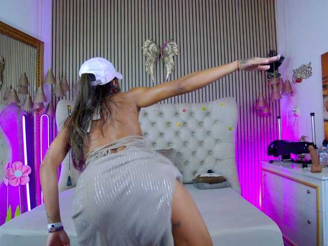 TastyShow live cam on BongaCams