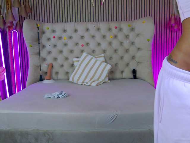 TastyShow live cam on BongaCams