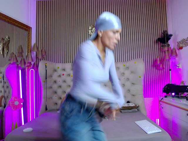 TastyShow live cam on BongaCams