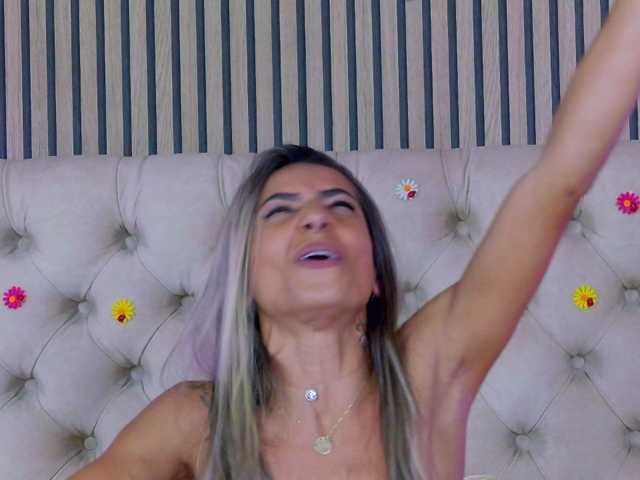 TastyShow live cam on BongaCams