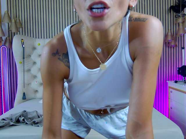 TastyShow live cam on BongaCams