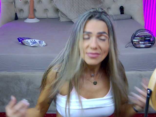 TastyShow live cam on BongaCams