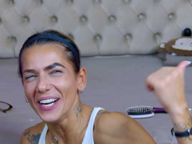 TastyShow live cam on BongaCams