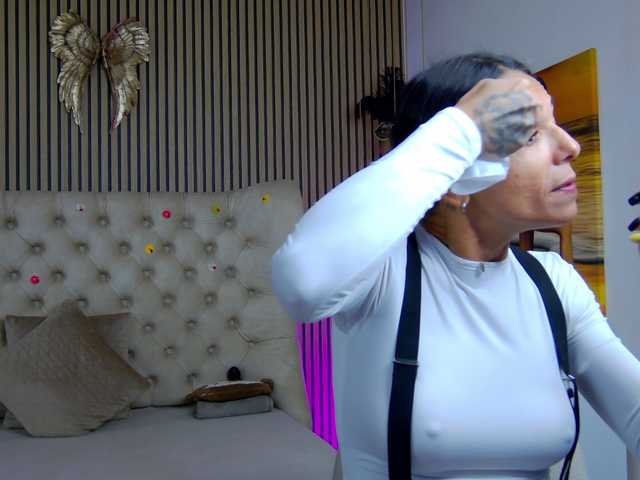 TastyShow live cam preview