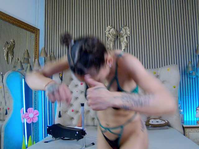 TastyShow live cam on BongaCams