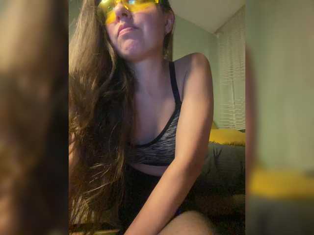 SweetLoveKiss live webcam show