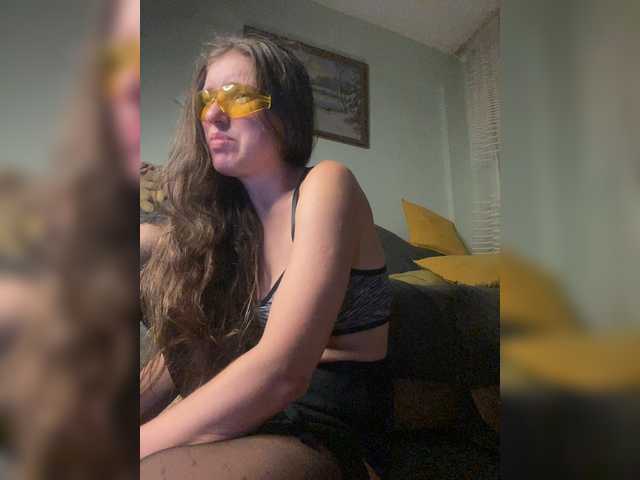 SweetLoveKiss live webcam show