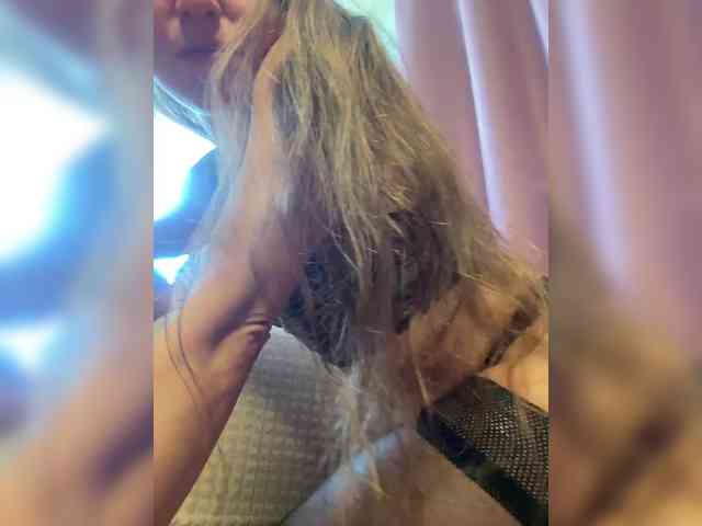 MayLily webcam