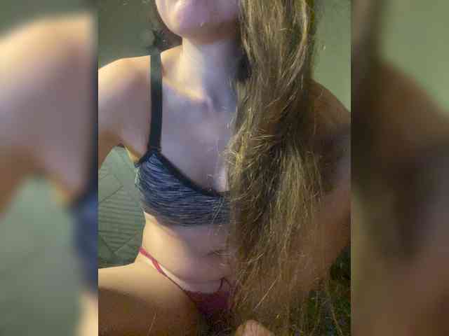 MayLily webcam
