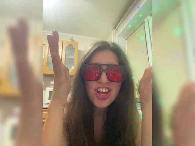 MayLily webcam