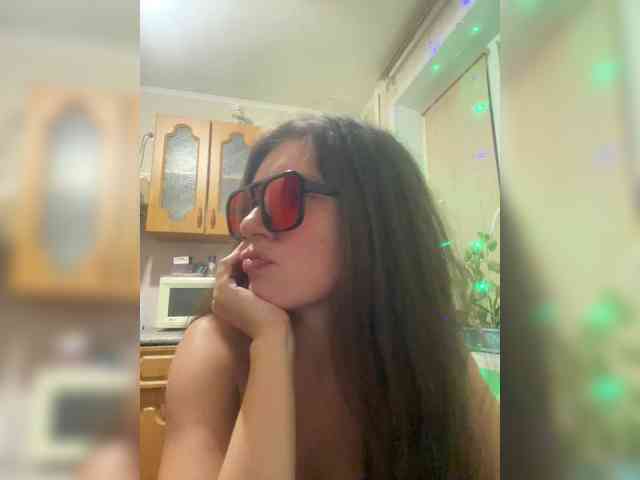 MayLily webcam