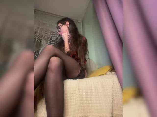 MayLily webcam