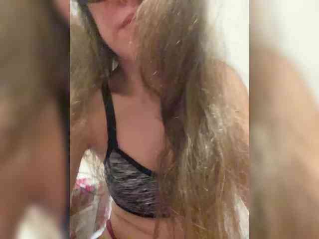 MayLily webcam