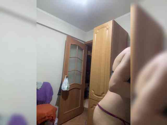 MayLily webcam