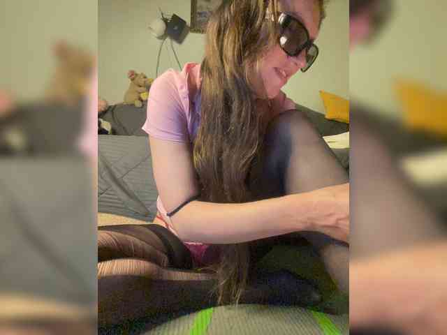 MayLily webcam