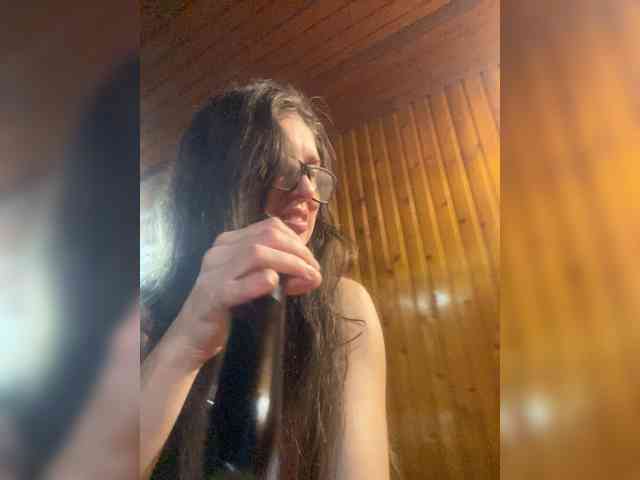 MayLily webcam