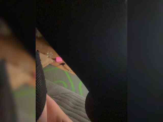 MayLily webcam
