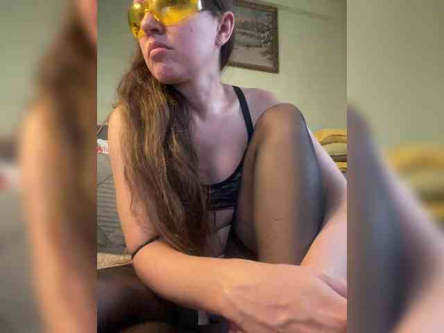 MayLily webcam