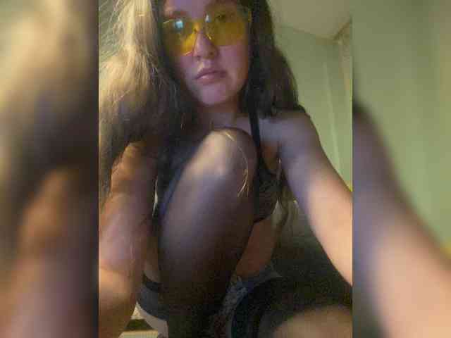 MayLily webcam
