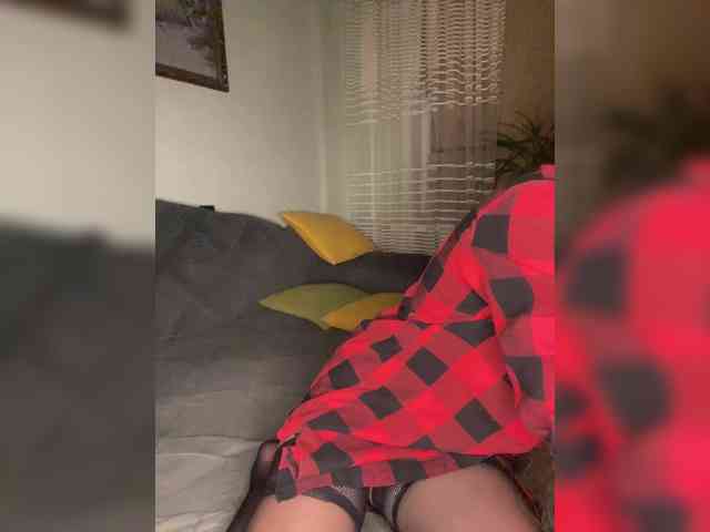 MayLily webcam