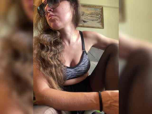 MayLily webcam