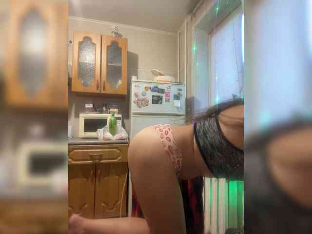 MayLily webcam