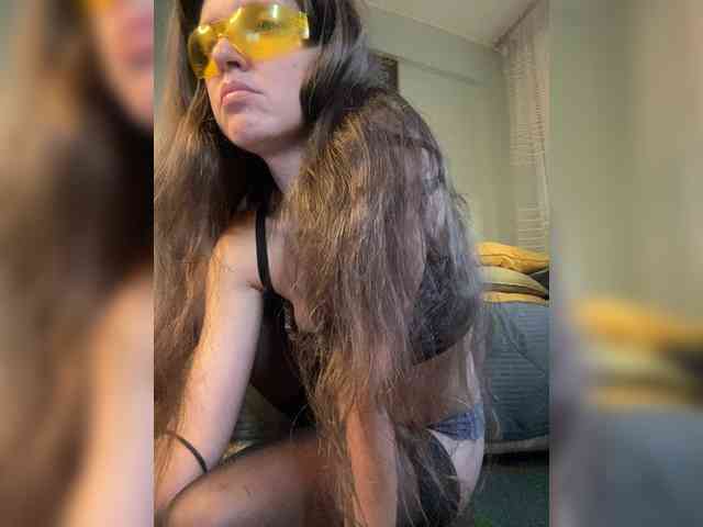 MayLily webcam