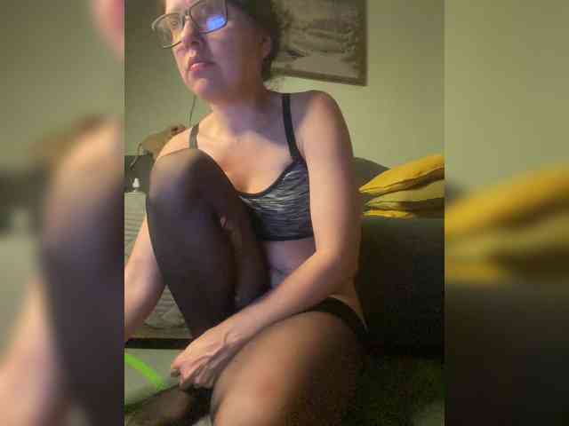 MayLily webcam