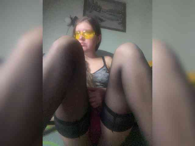 MayLily webcam