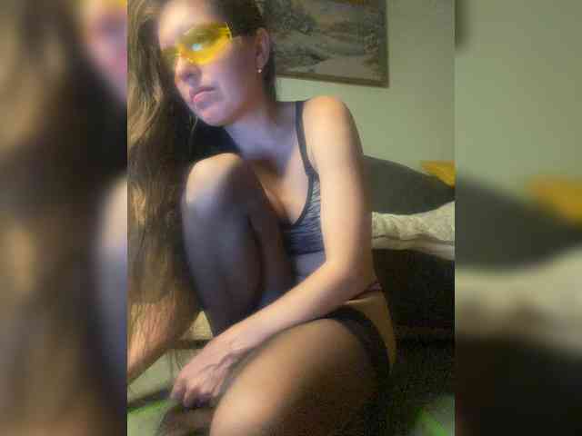 MayLily webcam