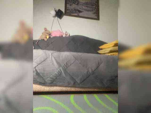 MayLily webcam