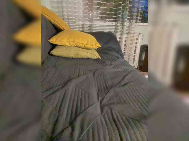 MayLily webcam