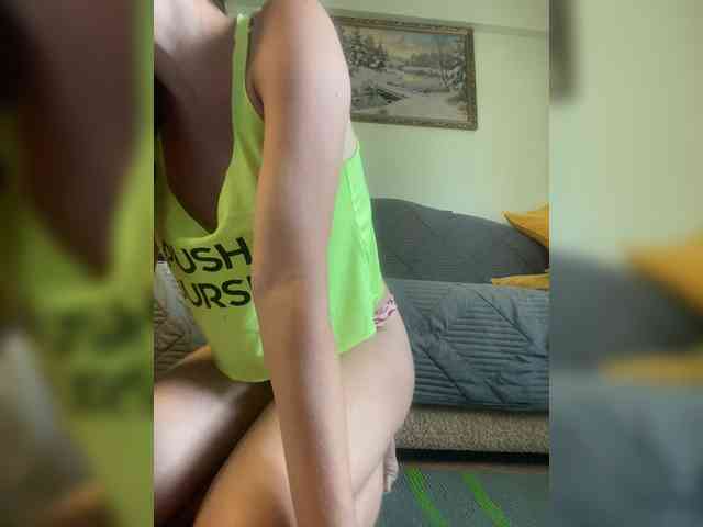 MayLily webcam