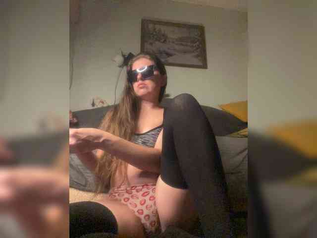 MayLily webcam