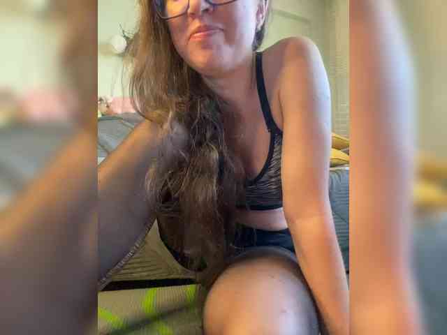 MayLily webcam