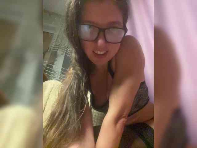 MayLily webcam