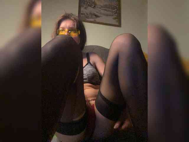 MayLily webcam