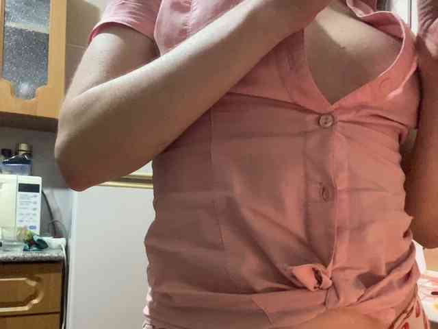 MayLily webcam
