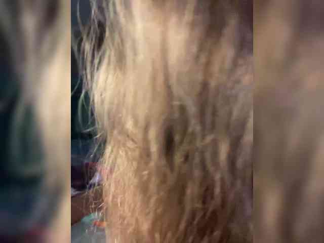 MayLily webcam