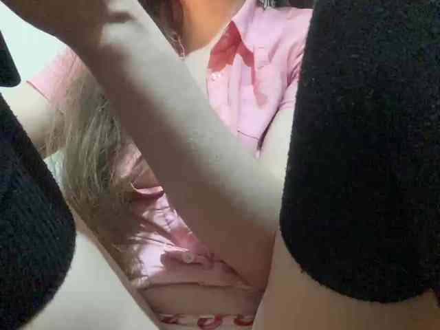 MayLily webcam