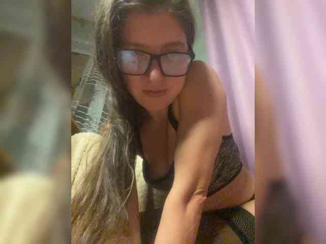 MayLily webcam