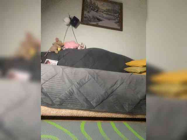 MayLily webcam