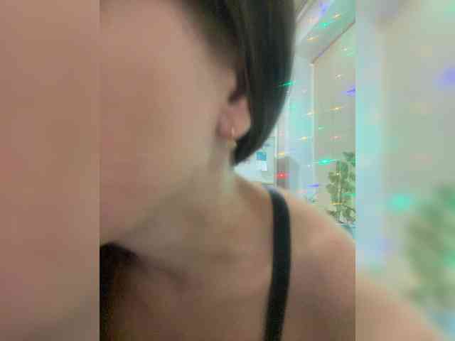 MayLily webcam