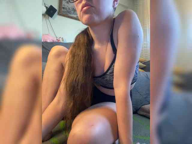 MayLily webcam