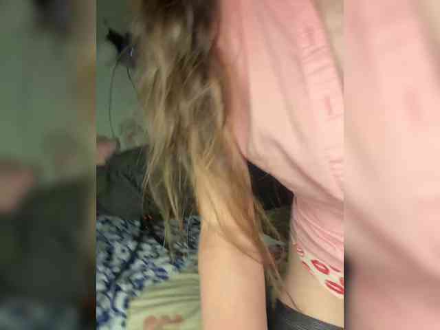 MayLily webcam