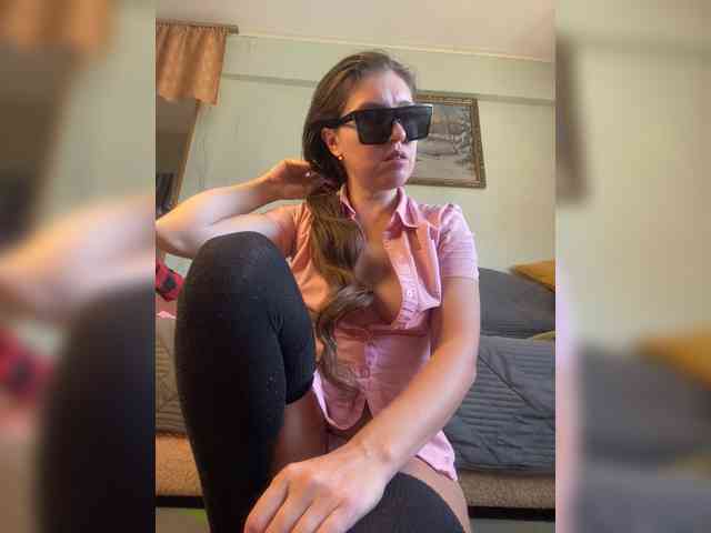 MayLily webcam