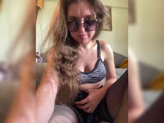 MayLily webcam