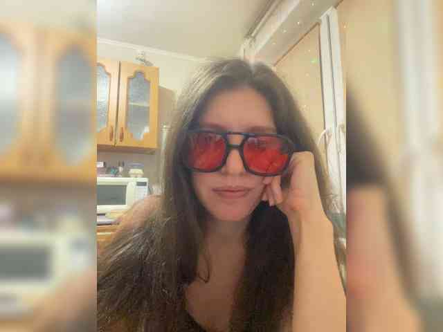 MayLily webcam