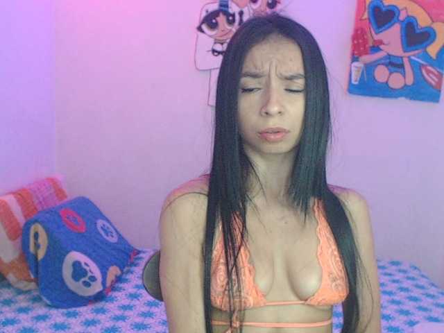 charlotehere live webcam show