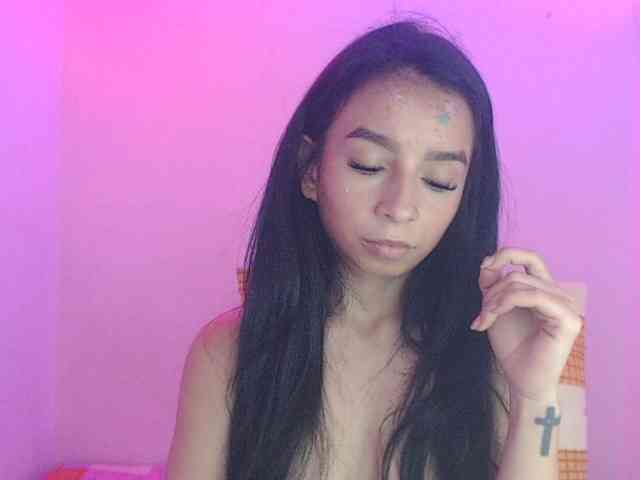 charlotehere webcam